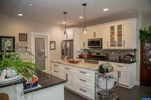 3046 Elliot St NW, Salem, OR 97304 - Photo 13