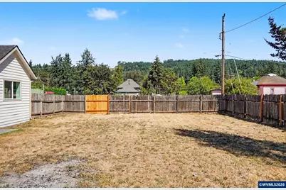564 SW Cedar St, Mill City, OR 97360 - Photo 45