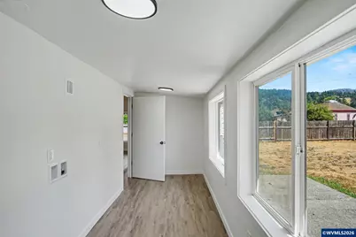 564 SW Cedar St, Mill City, OR 97360 - Photo 31