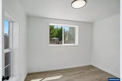 564 SW Cedar St, Mill City, OR 97360 - Photo 19