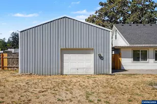564 SW Cedar St, Mill City, OR 97360 - Photo 43