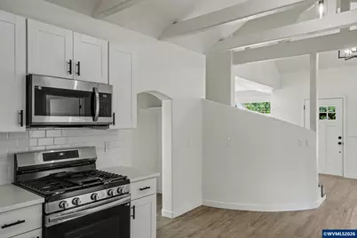 564 SW Cedar St, Mill City, OR 97360 - Photo 25