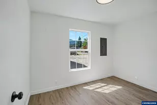 564 SW Cedar St, Mill City, OR 97360 - Photo 27