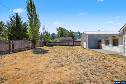 564 SW Cedar St, Mill City, OR 97360 - Photo 41