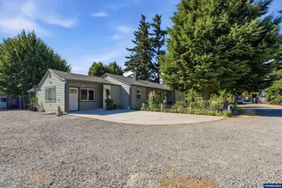 1270 E Jefferson St, Stayton, OR 97383 - Photo 1