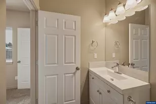 180 Hiatt St, Lebanon, OR 97355 - Photo 27