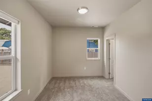 180 Hiatt St, Lebanon, OR 97355 - Photo 19