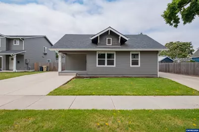 180 Hiatt St, Lebanon, OR 97355 - Photo 1