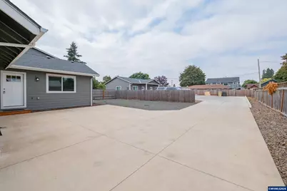 180 Hiatt St, Lebanon, OR 97355 - Photo 29
