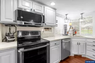 3057 Lakeview Ct NW, Salem, OR 97304 - Photo 13