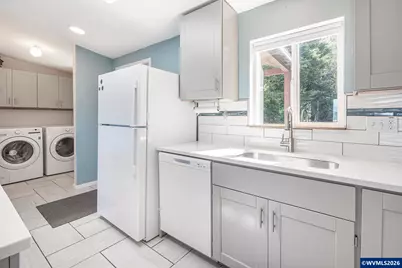 197 S Wells Dr, Lincoln City, OR 97367 - Photo 9