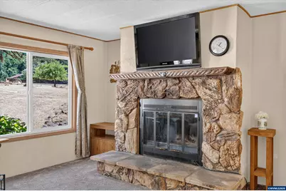 1111 Pioneer Rd, Dallas, OR 97338 - Photo 7