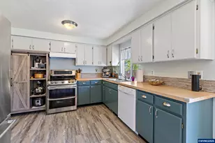 937 Shores St NE, Salem, OR 97301 - Photo 3