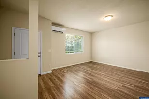 5725 Joynak St S, Salem, OR 97306 - Photo 7