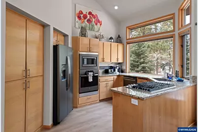 17926 Playoff Ln, Sunriver, OR 97707 - Photo 9