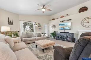 7083 Maplewood Dr SE, Turner, OR 97392 - Photo 9