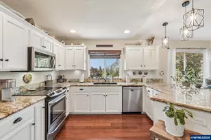 7083 Maplewood Dr SE, Turner, OR 97392 - Photo 13