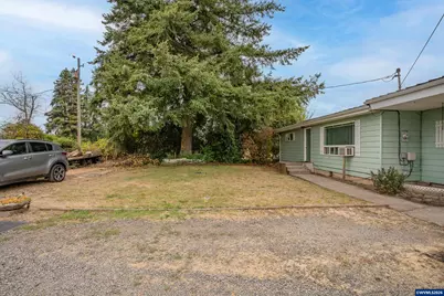 730 W C St, Lebanon, OR 97355 - Photo 21