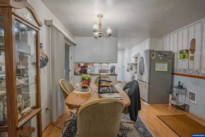 730 W C St, Lebanon, OR 97355 - Photo 9