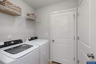 541 Spring Bl, Woodburn, OR 97071 - Photo 15