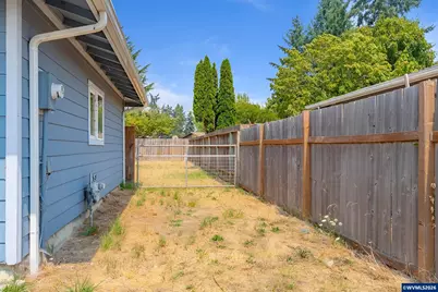 1535 W Oak St, Lebanon, OR 97355 - Photo 3