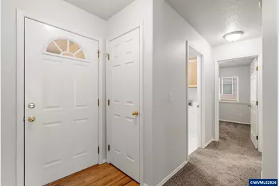 955 Margaret St E, Monmouth, OR 97361 - Photo 3