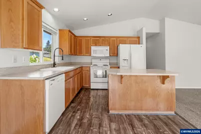 955 Margaret St E, Monmouth, OR 97361 - Photo 23