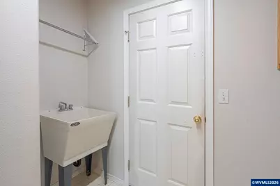 955 Margaret St E, Monmouth, OR 97361 - Photo 9