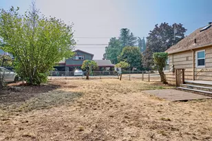 845 S Water St, Silverton, OR 97381 - Photo 37