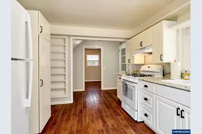 845 S Water St, Silverton, OR 97381 - Photo 11