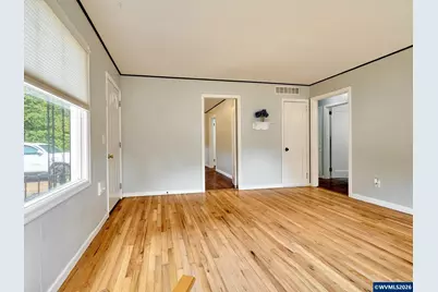 845 S Water St, Silverton, OR 97381 - Photo 5