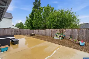 393 NW Denton Ave, Dallas, OR 97338 - Photo 31