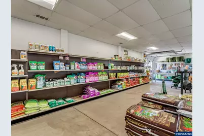 5795 S Santiam Hwy, Lebanon, OR 97355 - Photo 19