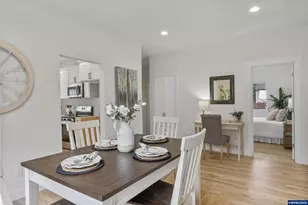 260 20th St SE, Salem, OR 97301 - Photo 9