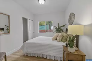 260 20th St SE, Salem, OR 97301 - Photo 15