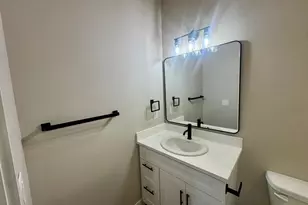 200 Gwinn Street E, Monmouth, OR 97361 - Photo 5