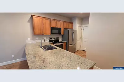 211 Silver Unit I St, Silverton, OR 97381 - Photo 3