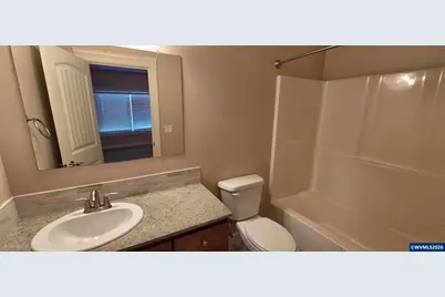 211 Silver Unit I St, Silverton, OR 97381 - Photo 11