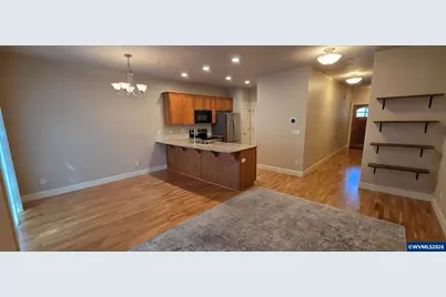 211 Silver Unit I St, Silverton, OR 97381 - Photo 5
