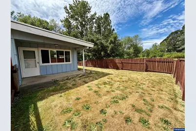 201/203 SE Bridgeway Av, Corvallis, OR 97333 - Photo 3