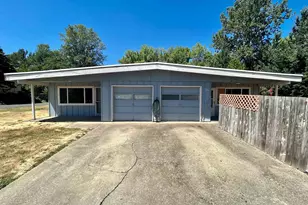 201/203 SE Bridgeway Av, Corvallis, OR 97333 - Photo 1