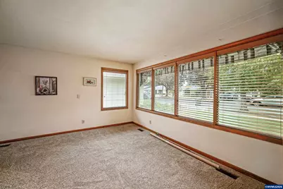 2030 21st St NE, Salem, OR 97301 - Photo 7