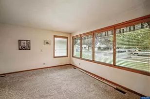 2030 21st St NE, Salem, OR 97301 - Photo 7