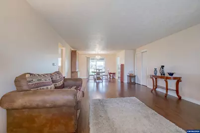 474 E Clackamas Cir, Woodburn, OR 97071 - Photo 9