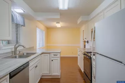 474 E Clackamas Cir, Woodburn, OR 97071 - Photo 13
