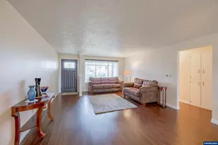 474 E Clackamas Cir, Woodburn, OR 97071 - Photo 7