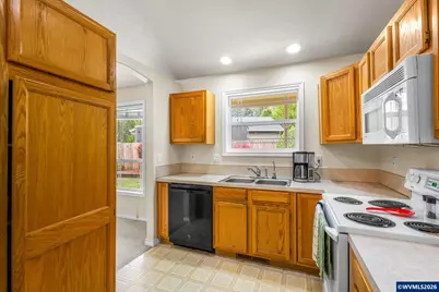 400 Hickory Ct, Lyons, OR 97358 - Photo 13