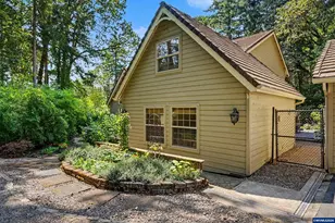 8930 NW Lorri Pl, Corvallis, OR 97330 - Photo 33