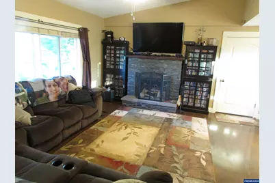 360 Cindy Ln NW, Mount Angel, OR 97362 - Photo 9
