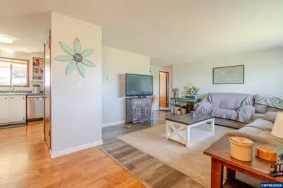 885 W Carolina St, Lebanon, OR 97355 - Photo 7